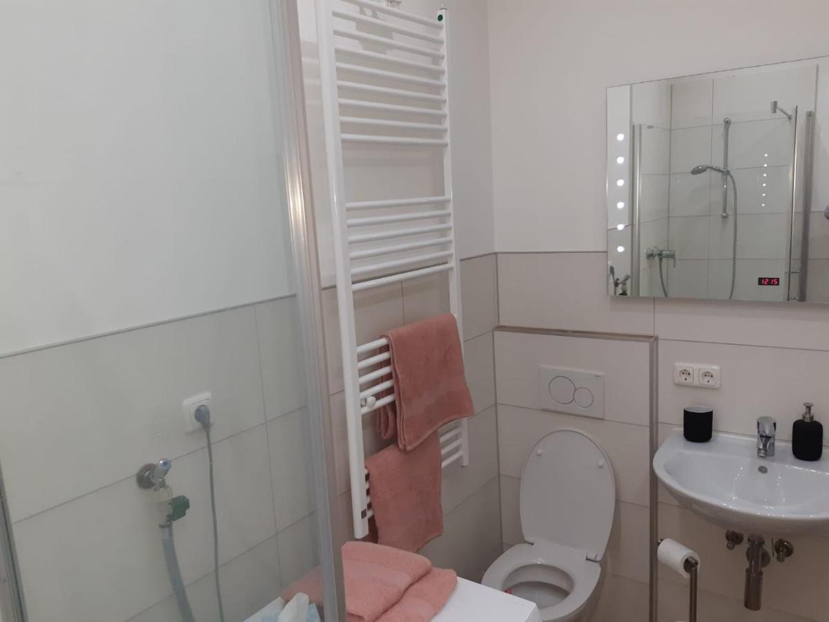 Luxurioese Wohnung Mit Eigenem Garten 奥格斯堡 外观 照片