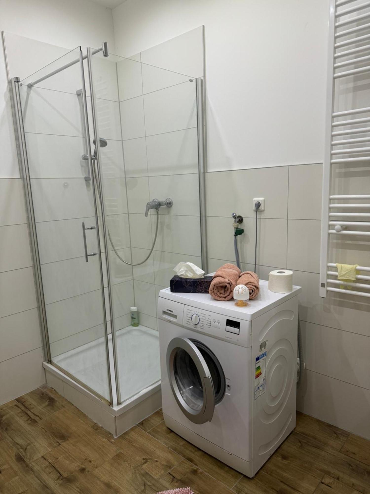 Luxurioese Wohnung Mit Eigenem Garten 奥格斯堡 外观 照片