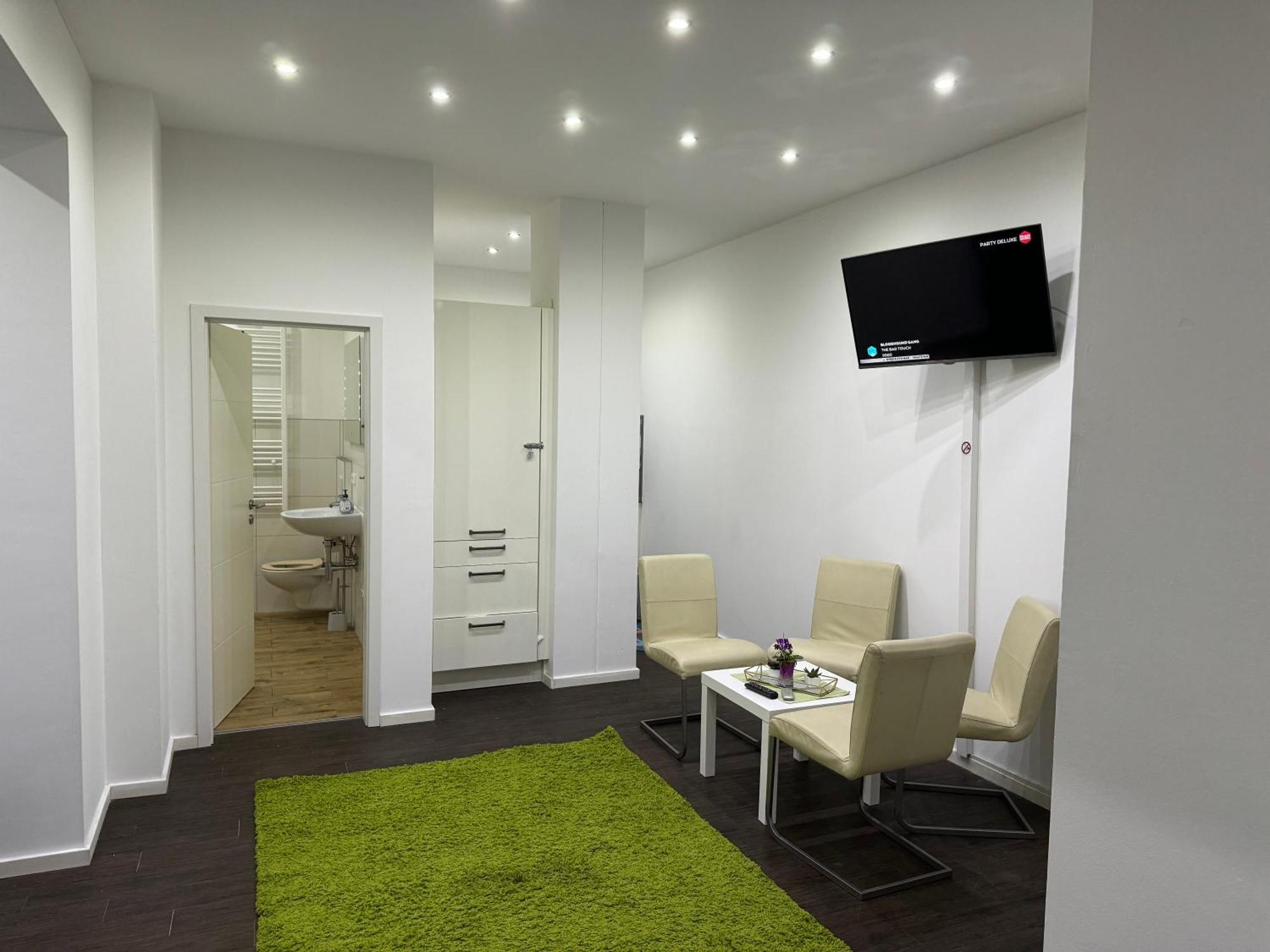 Luxurioese Wohnung Mit Eigenem Garten 奥格斯堡 外观 照片